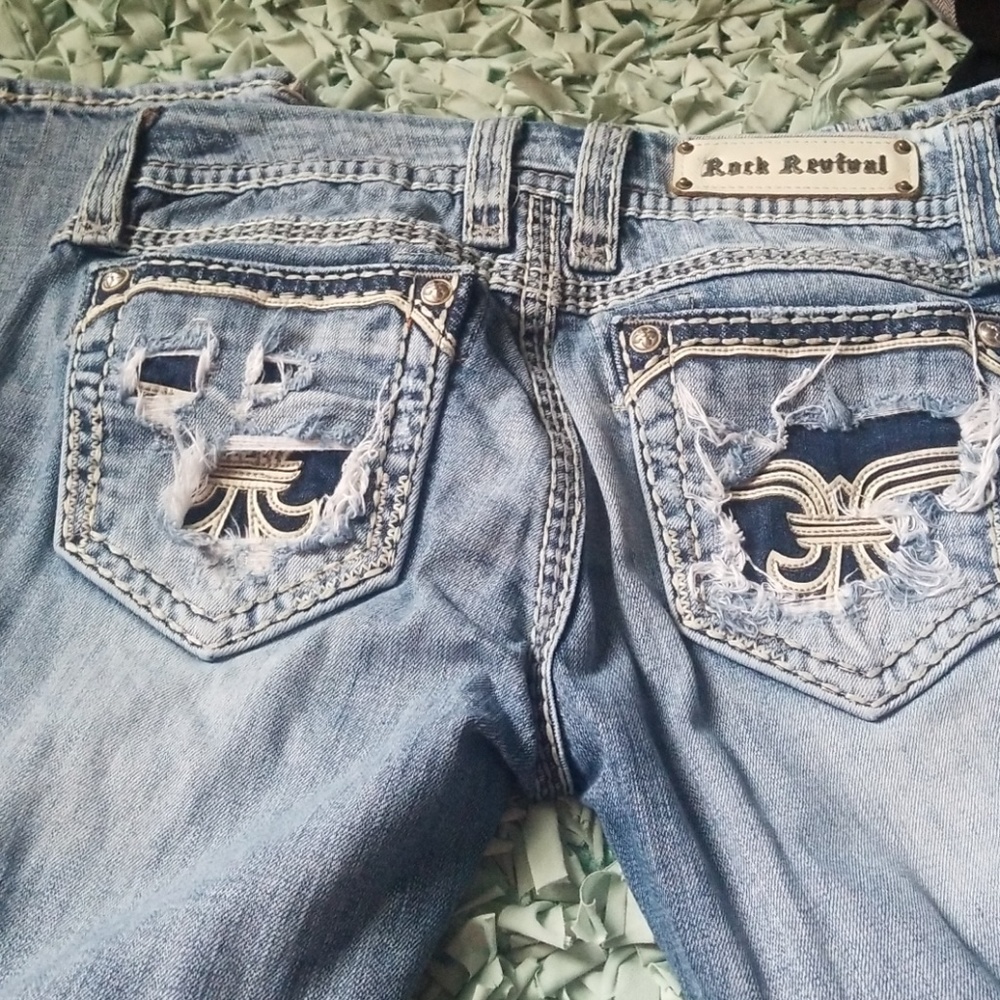 Rock revival capris